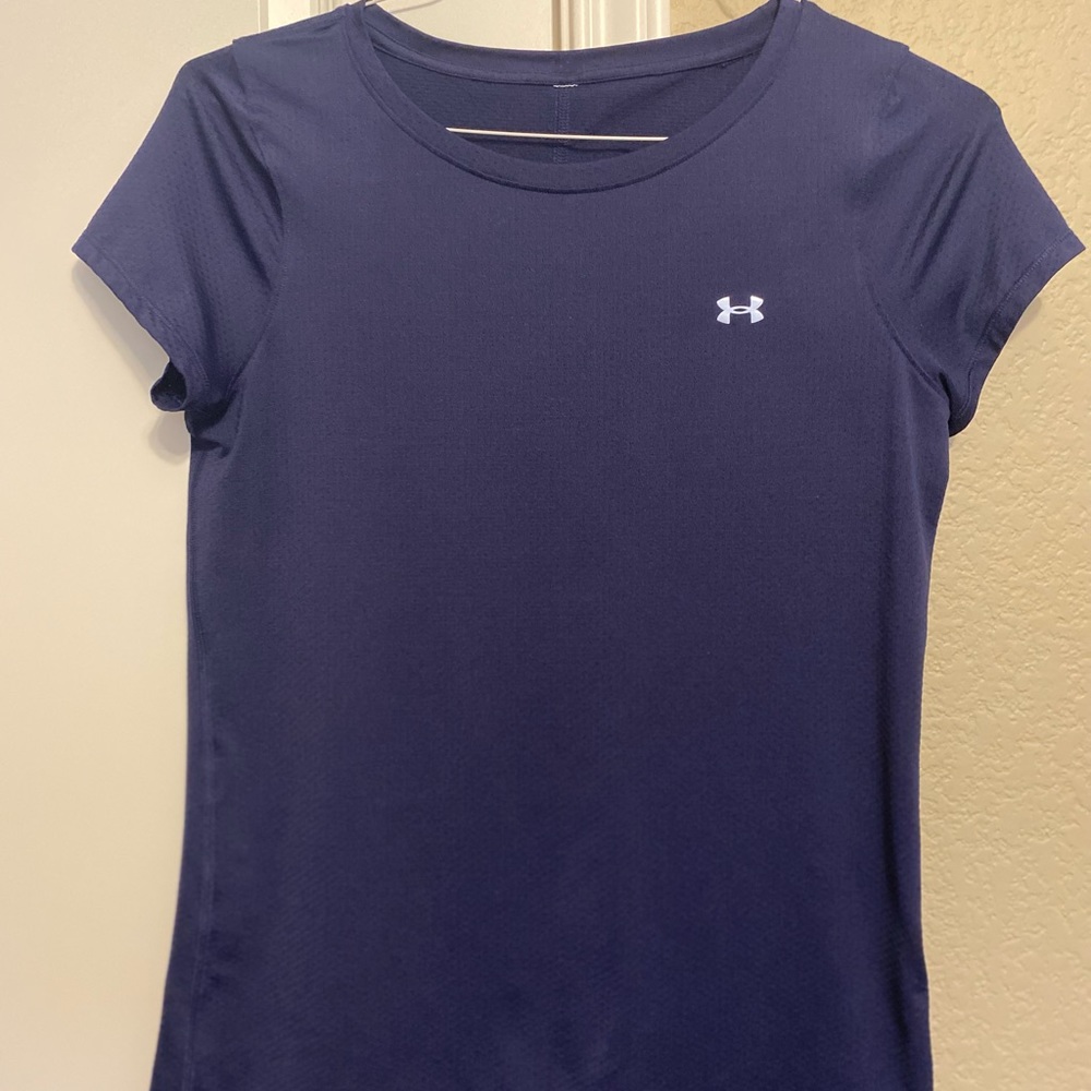 Under Armour Sports Top Size Medium